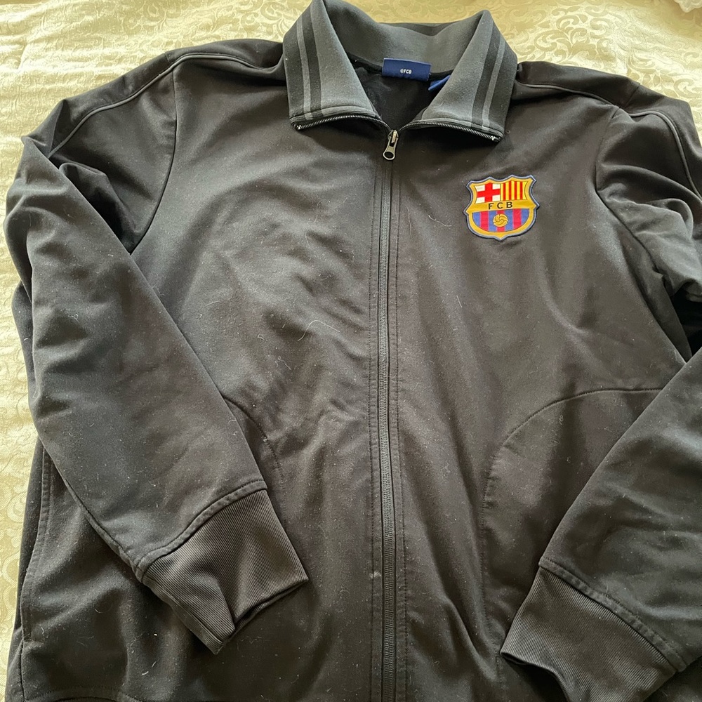 FOOT BALL/ SOCCER MENS XL ZIP UP JACKET FCB